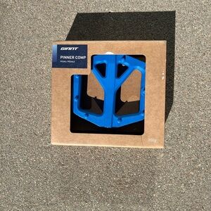 Giant Pinner Comp Flat Pedal in Blue
